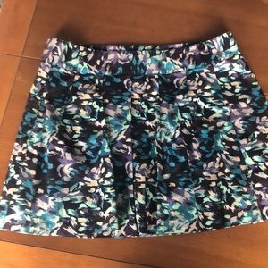 EUC Lady Hagen 14 Patterned Skort